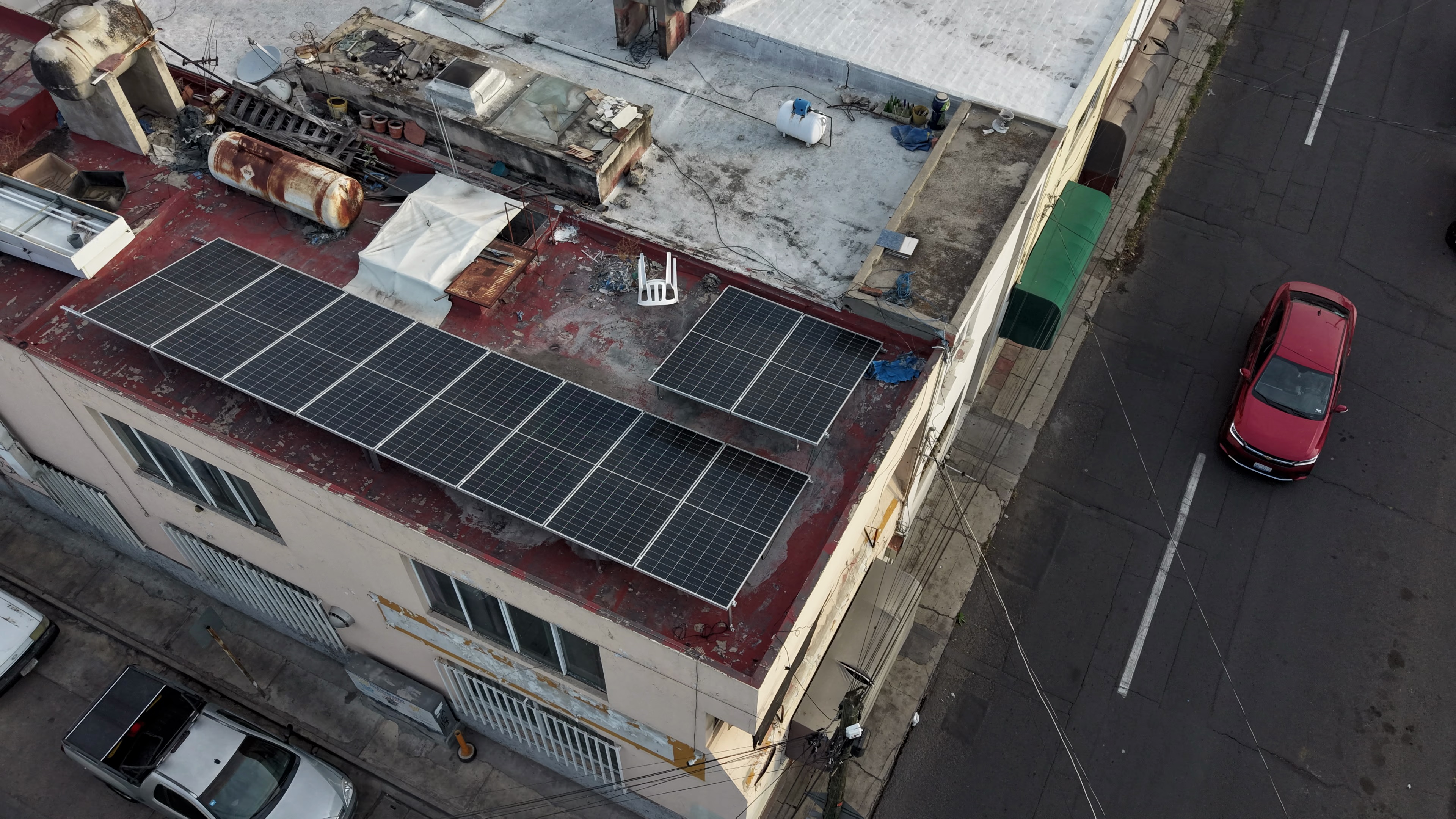 Restaurante con sistema solar comercial de 12 kW en azotea, Celaya, Guanajuato